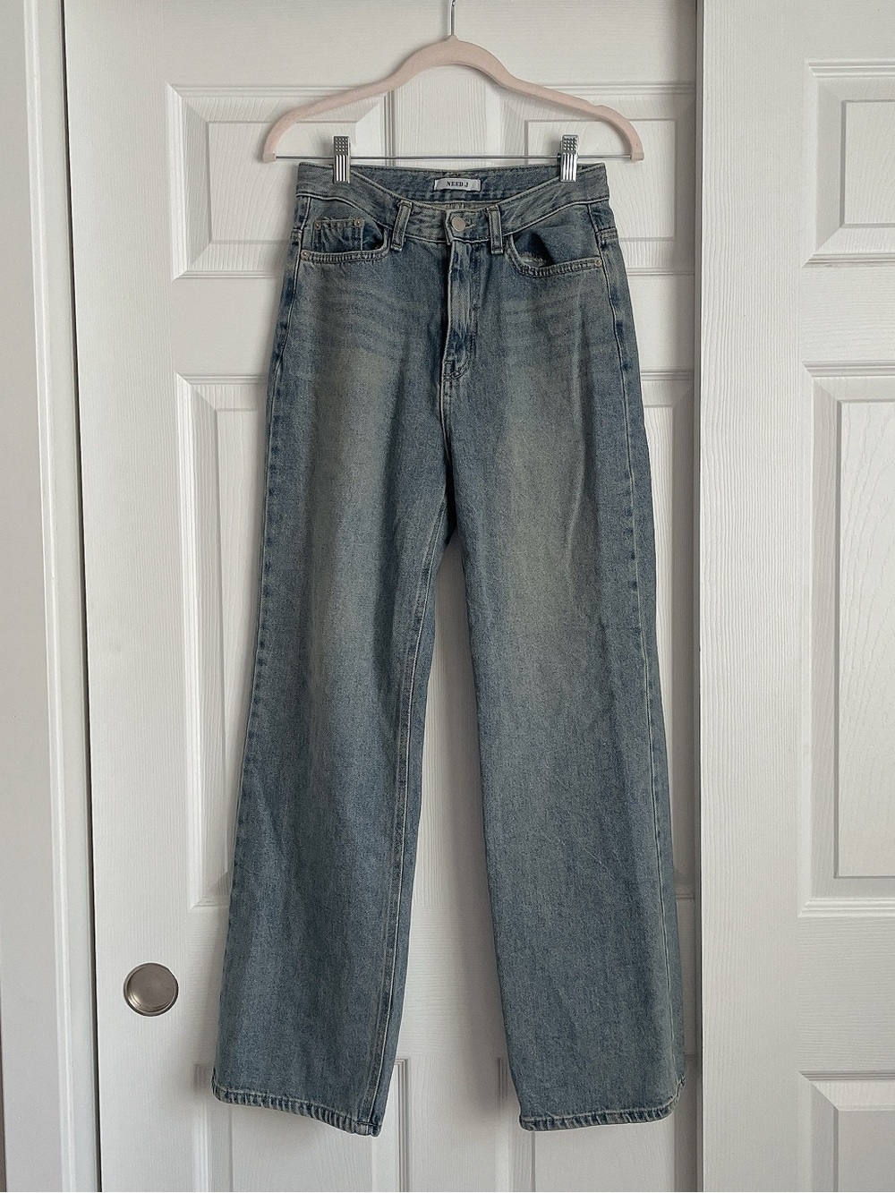Lewkin Classic High-Rise Wide-Leg Jeans in Washed Blue